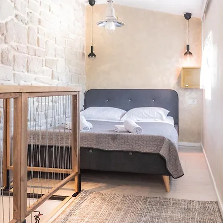 L&b Amphitheater * Πούλα