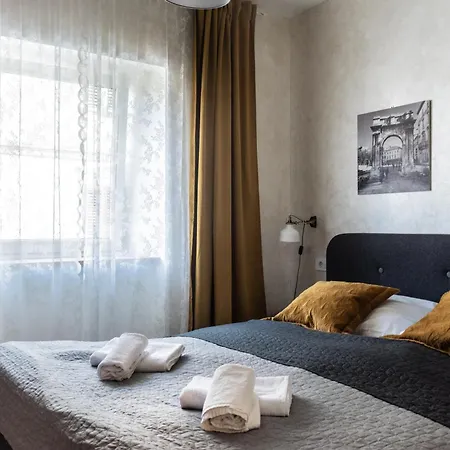 L&b Amphitheater Pula