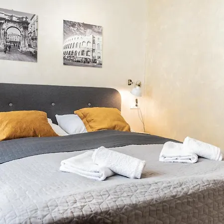 L&b Amphitheater Apartment *