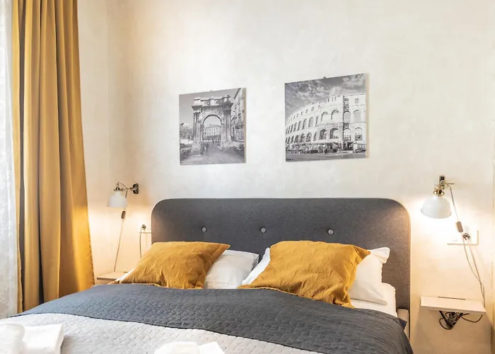 L&b Amphitheater דירה פולה