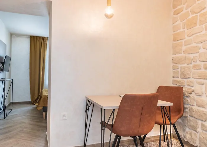 L&b Amphitheater * פולה